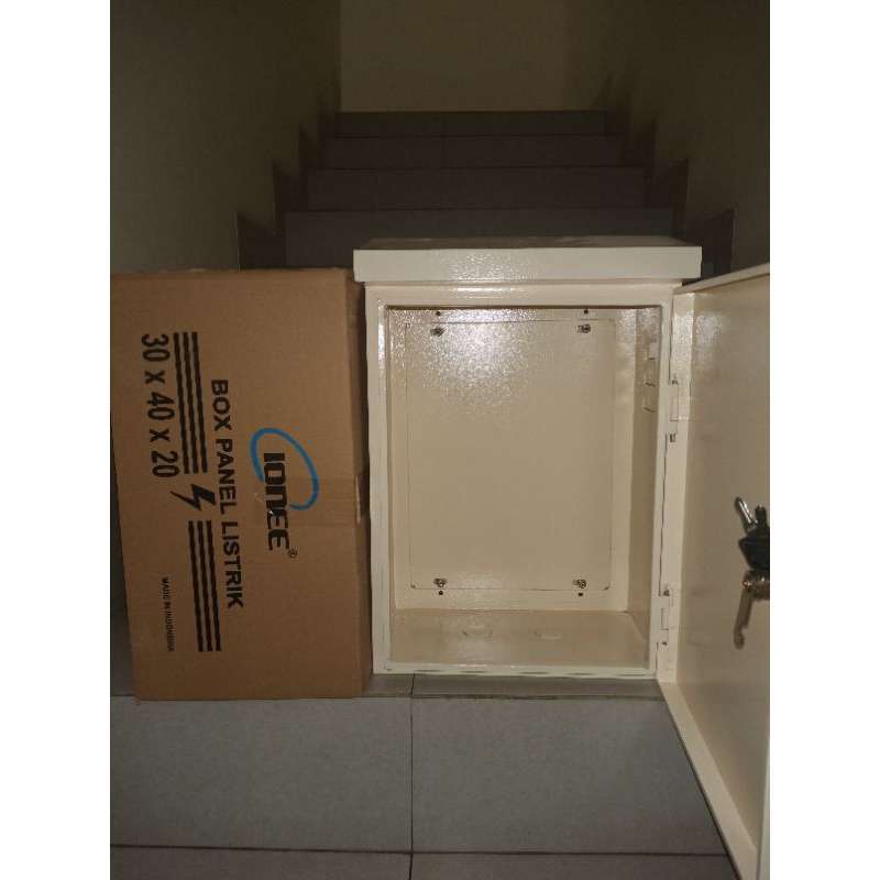 Jual Box Panel Ionee 30x40x20 Topi Di Seller Barat Alun2 Madiun ...