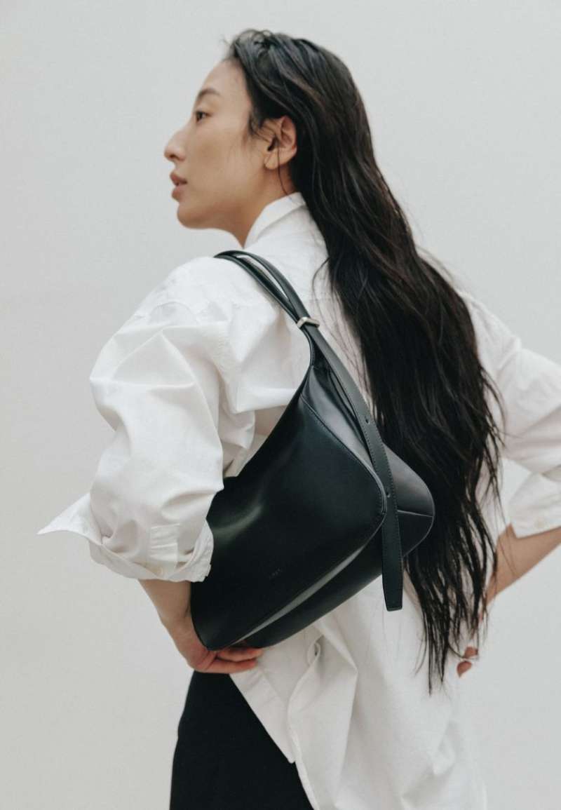 Promo Atelier De Lumen Cote Bag Soft Black Diskon 10% Di Seller 