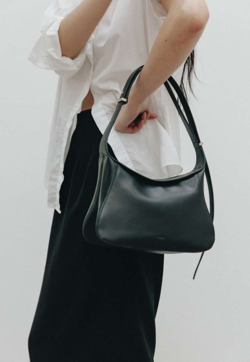 Promo Atelier De Lumen Cote Bag Soft Black Diskon 10% Di Seller 