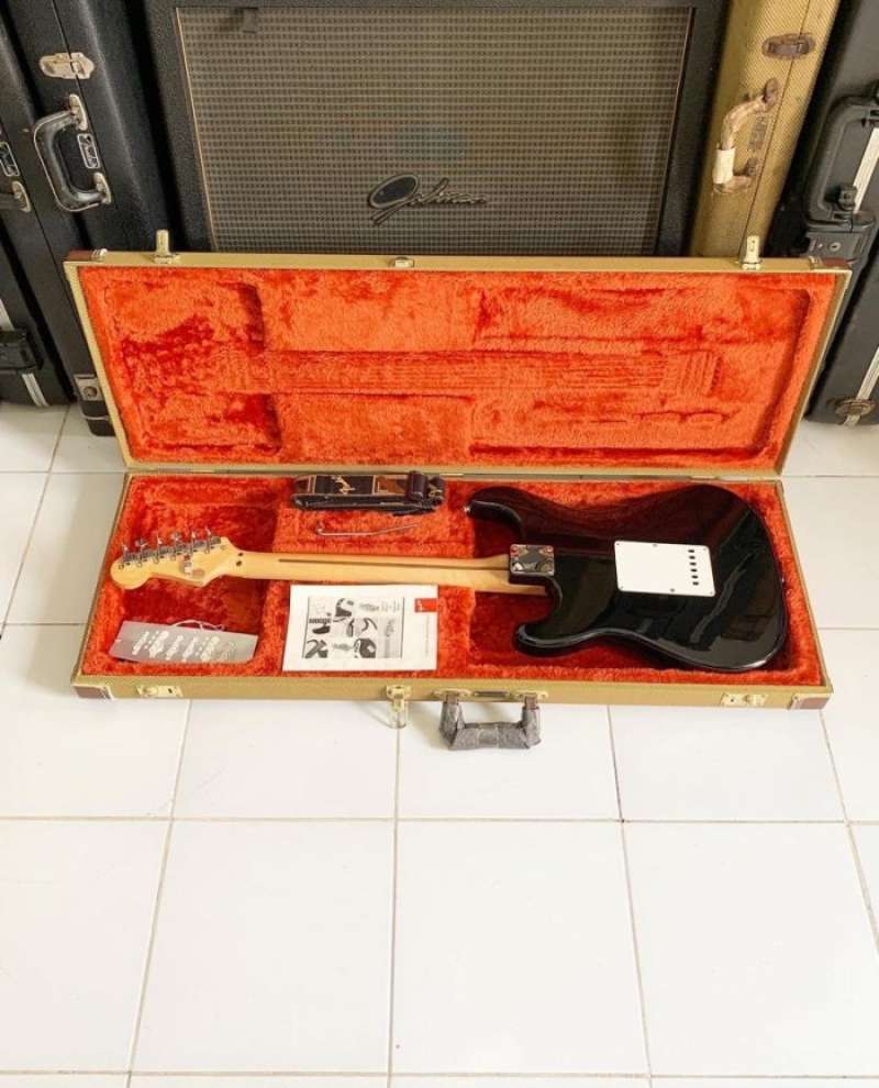 Jual Fender Stratocaster Richie Sambora Signature Di Seller Plaza