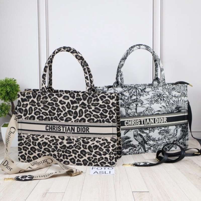Tote bag hotsell wanita branded