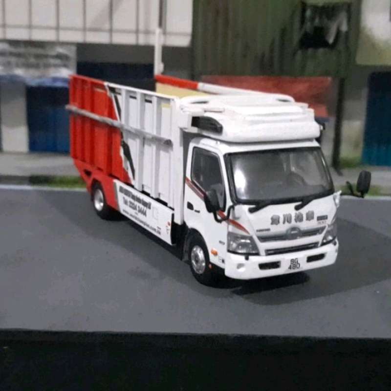 Diecast hino sales