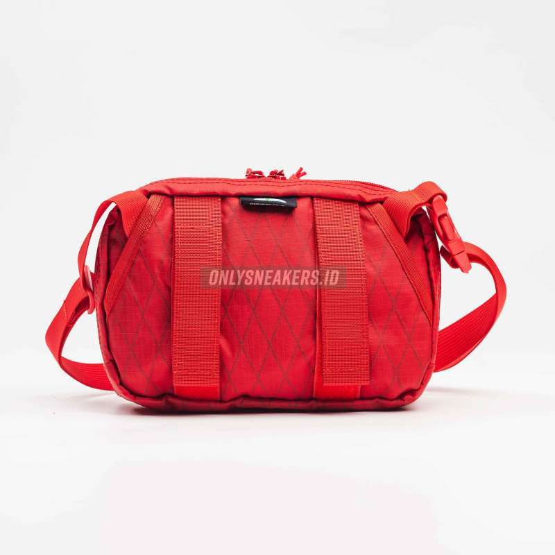 Red supreme shoulder bag fw18 deals