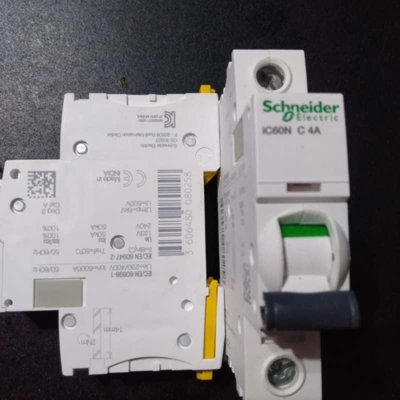 Schneider Electric IC60H - Interruttore Magnetotermico Monopolare MCB 6A-63A Curva C, Nuovo