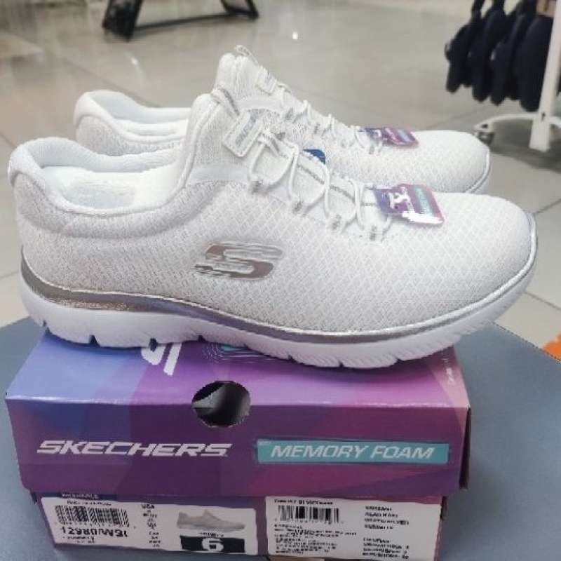 Sepatu slip on wanita skechers online