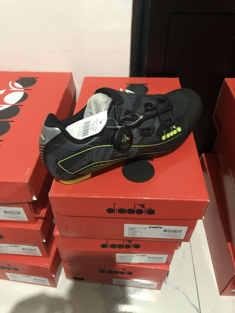 PROMO DIADORA AERO BLACK