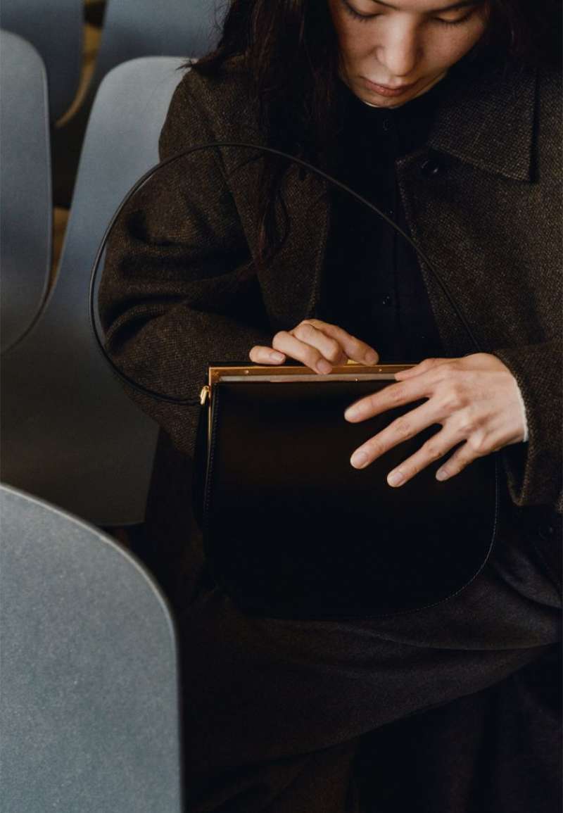 LUMEN Lune Soft Black Forme Bag 【公式通販】