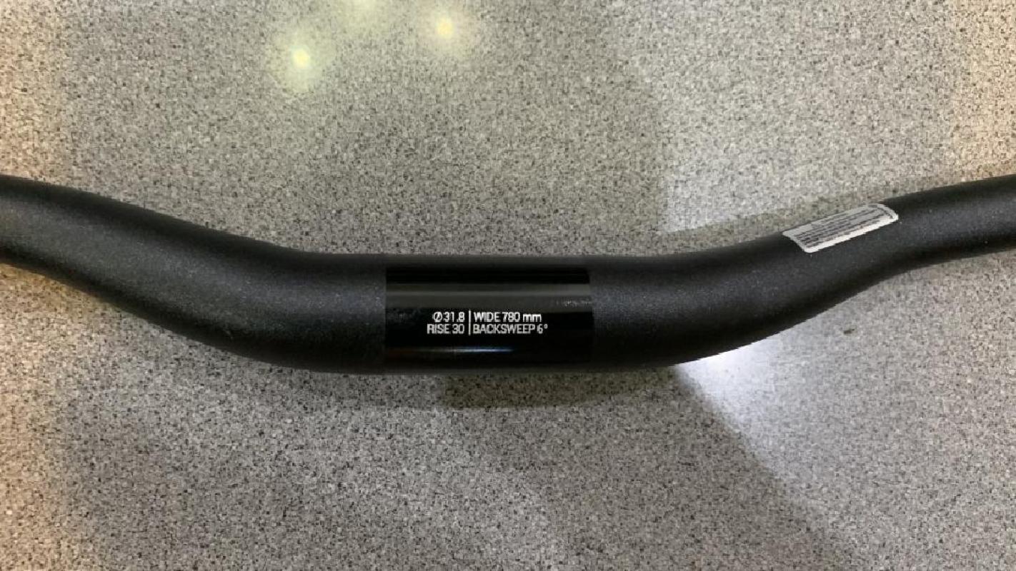 Handlebar entity rise outlet