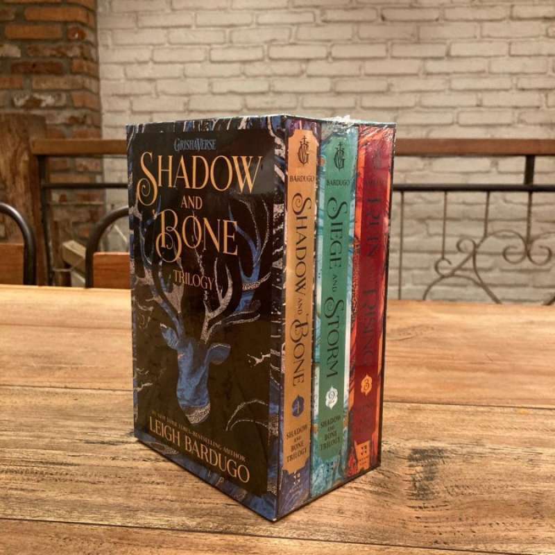 Promo Grishaverse - Shadow And Bone Trilogy Special Boxset Diskon 23% ...
