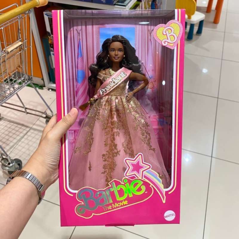 Promo Barbie The Movie Original Mattel president barbie Diskon 23% di