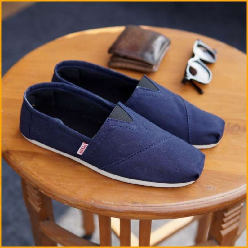 Jual Bayar Di Tempat Sepatu Slop Cowok Wakai Sepatu Slip On Pria Casual Nevy ukuran 41 Multicolor Di Seller Sakiyem Shop Harapan Jaya Kota Bekasi Blibli