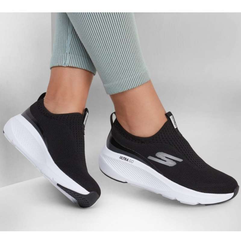 Sepatu Lari Skechers Running Shoes For Women Black Beli (Women