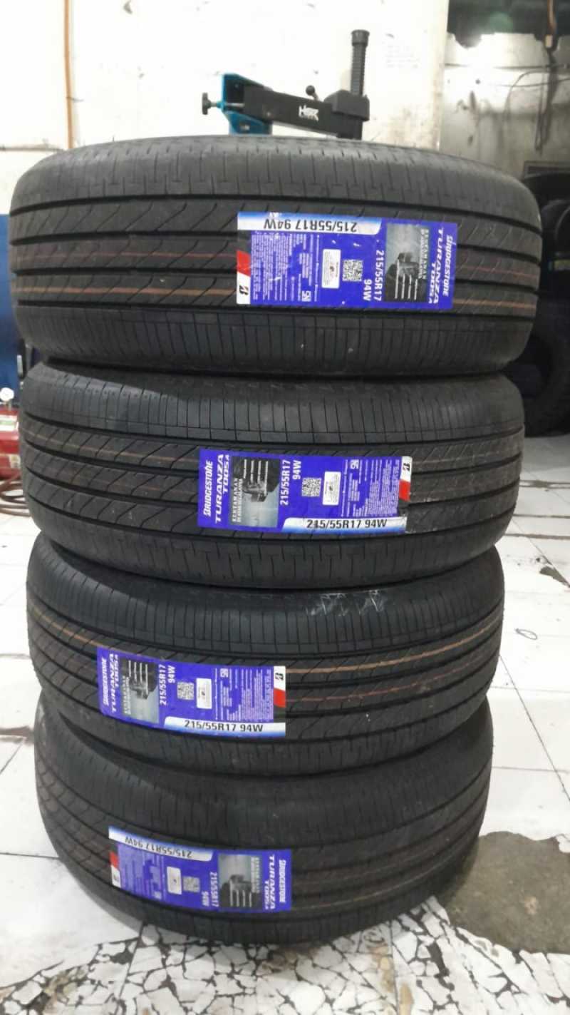 225/55 R17、BRIDGESTONE REGNO GR-XII、21年 うれしい