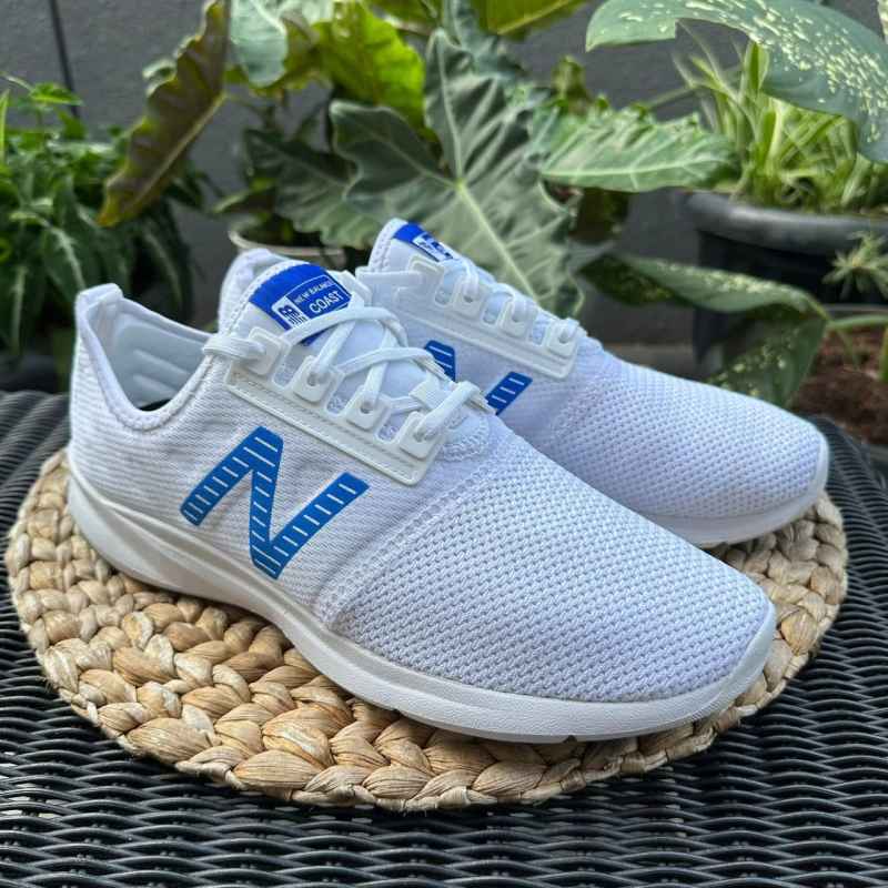 Sepatu Lari Pria New Balance Coast White (MCSTLXB4) Original