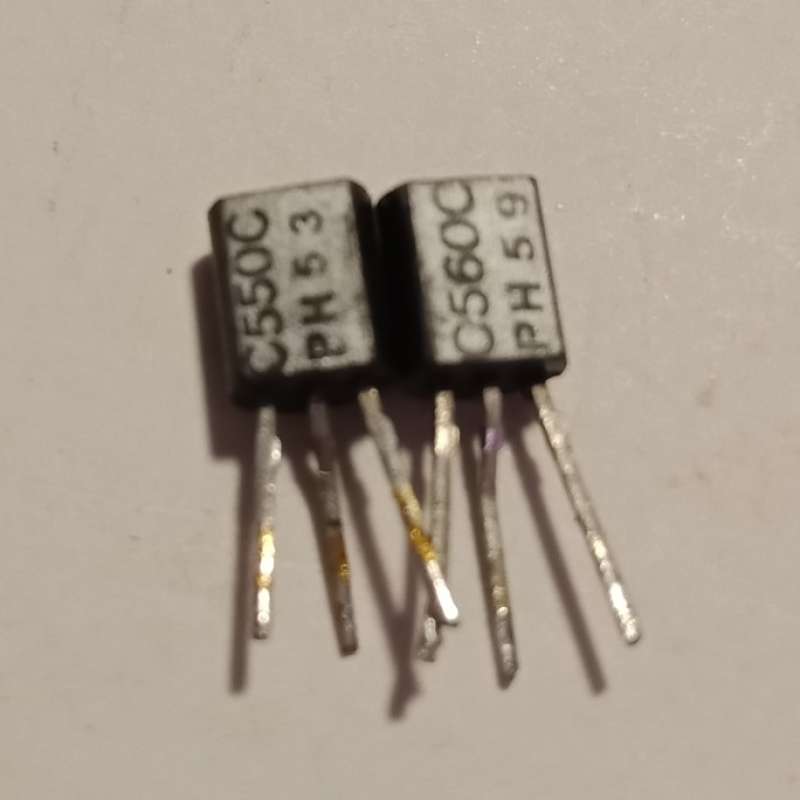 Create Idea Lot De 100 Transistors TO-92 NPN BC550C Et PNP BC560C - Amplificateurs Audio & Circuits Électroniques