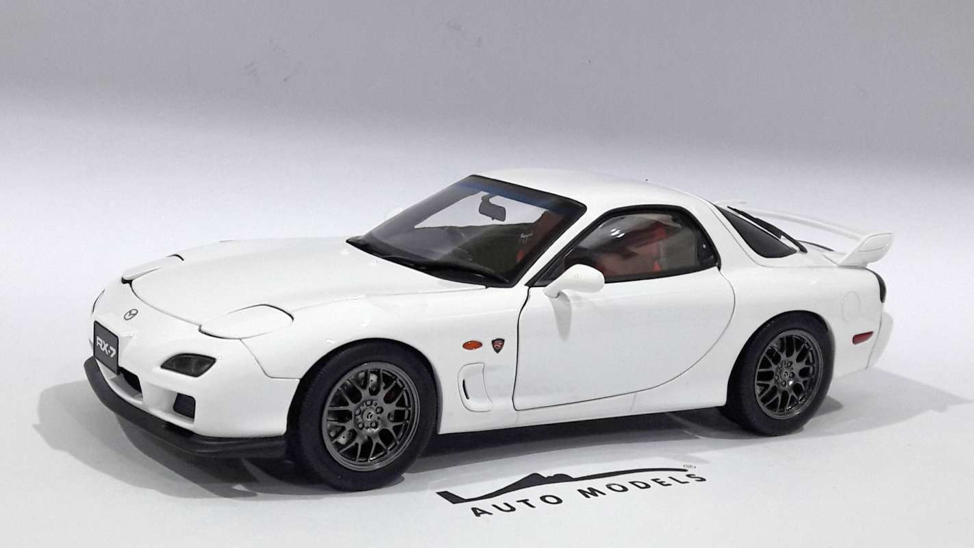 1:18 POLAR MASTER MAZDA RX-7 SPRINT WHITE