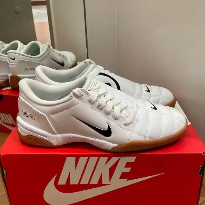 SEPATU NIKE TOTAL 90 NIKIB5666100