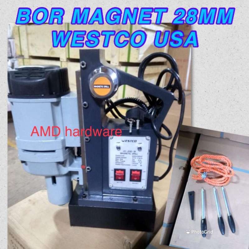 Mini yubkalardagi semiz ayollarning fotosuratlari