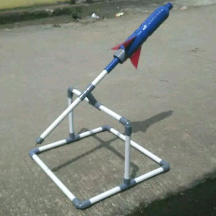 Promo Peluncur Roket Air Saja Siap Pakai / Standing Roket Air Botol ...