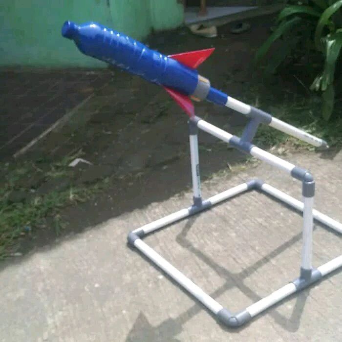 Promo Peluncur Roket Air Saja Siap Pakai / Standing Roket Air Botol ...