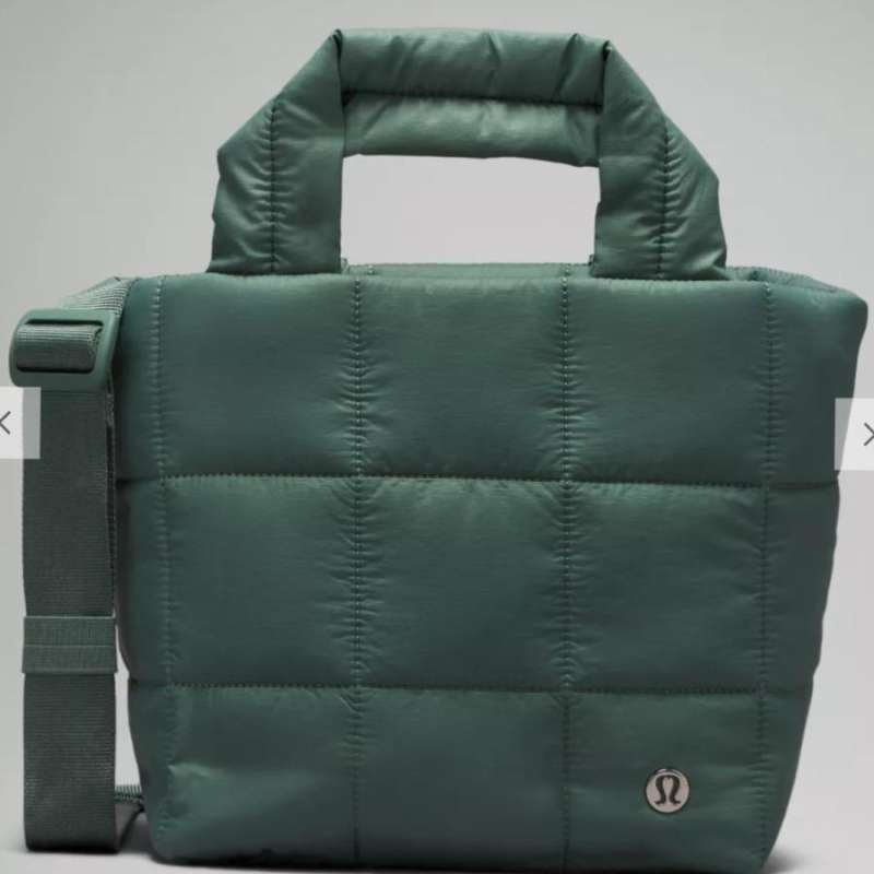 Jual Lululemon Quilted Grid Crossbody Bag 5l Di Seller Jual Lululemon Quilted Grid Crossbody Bag 5l Di Seller