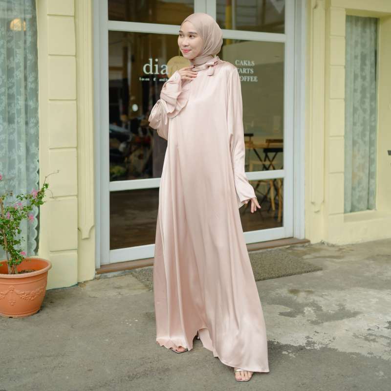 Jual Lozy Hijab Sabine Silk Dress Gaun Silk Dress Premium