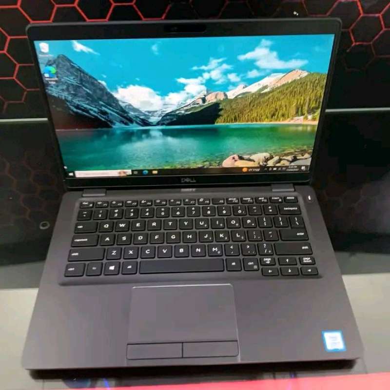 Dell Ultrabook 5300 i7 GEN 8th Ram 16GB/SSD 256gb LAYAR INCHI