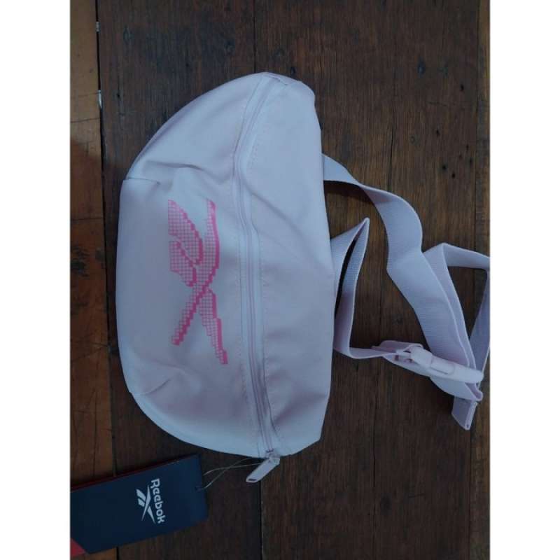 Topi reebok sport station top