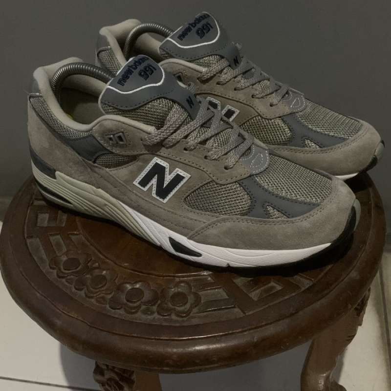 Harga new balance 991 online