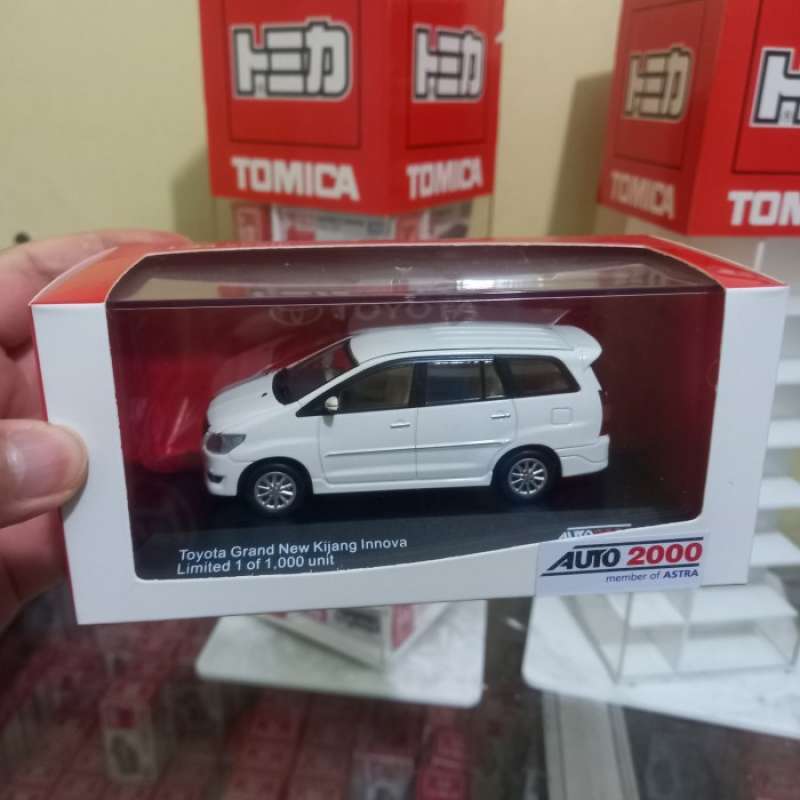 Tomica innova cheap