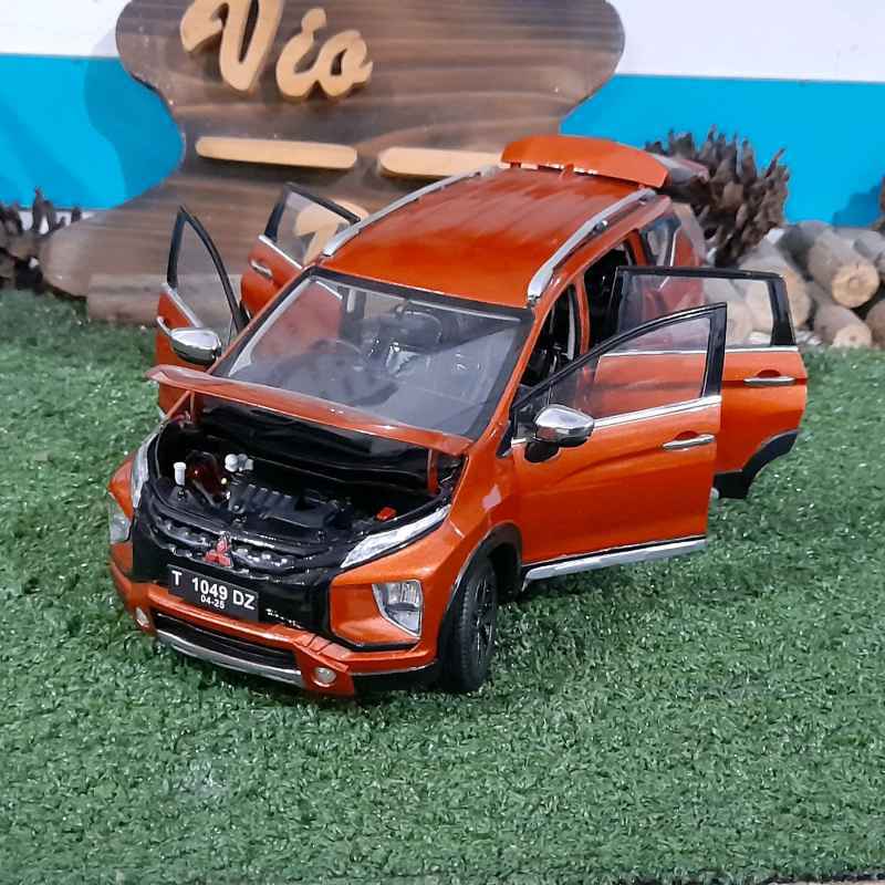 Jual Diecast Miniatur Mitaubishi Xpander Cross Skala 118 Di Seller Vio