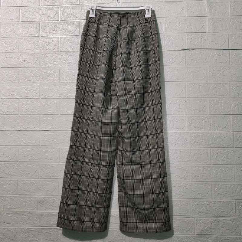 Porno fotosuratlarni külotlarda tomosha qiling