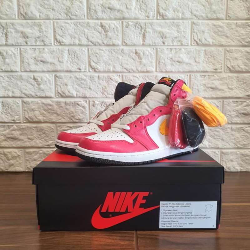 Jual NIKE AIR JORDAN 1 RETRO HIGH OG LIGHT FUSION RED di Seller