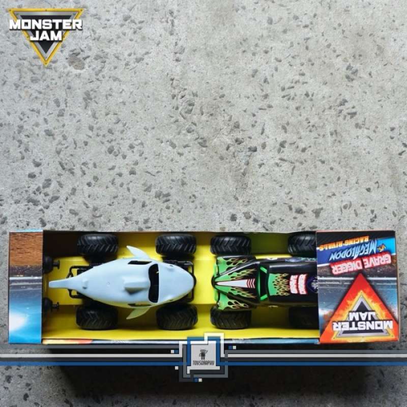 Jual Monster Jam RC 1/24 Grave Digger vs Megalodon Racing Rivals Trucks ...