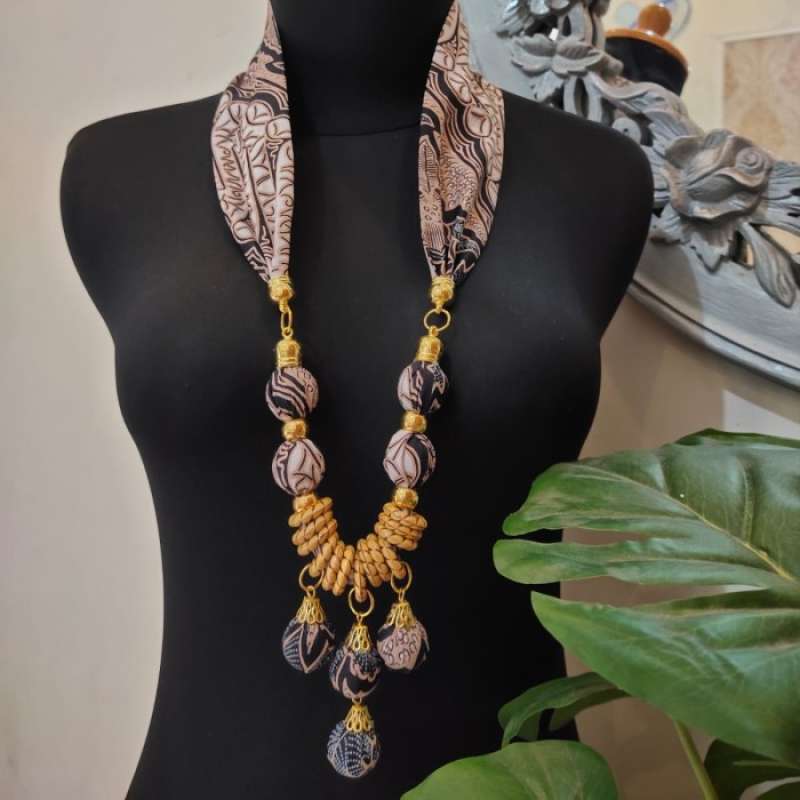 Batik necklace hotsell