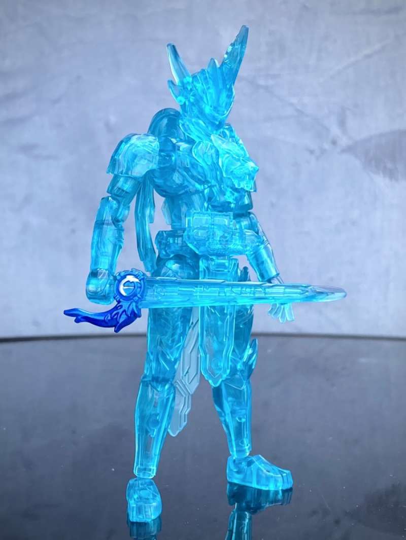 Bandai RKF Kamen Rider Saber - Figura Blaze Lion Senki: Pronta Per L'Azione!