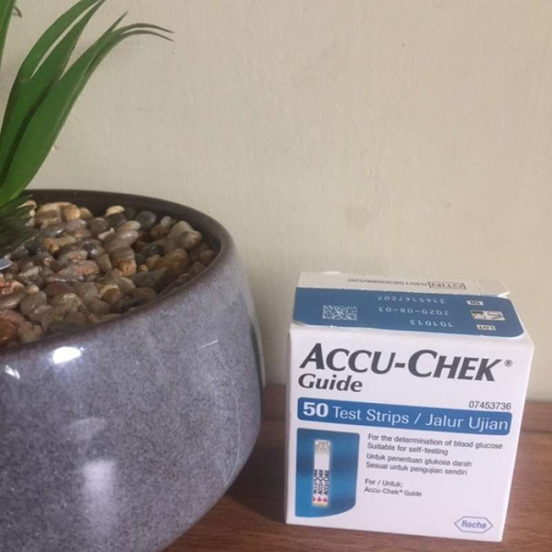 Promo Accu Chek Guide Strip 50 Pcs Diskon 33% Di Seller Dillajaya Shop ...