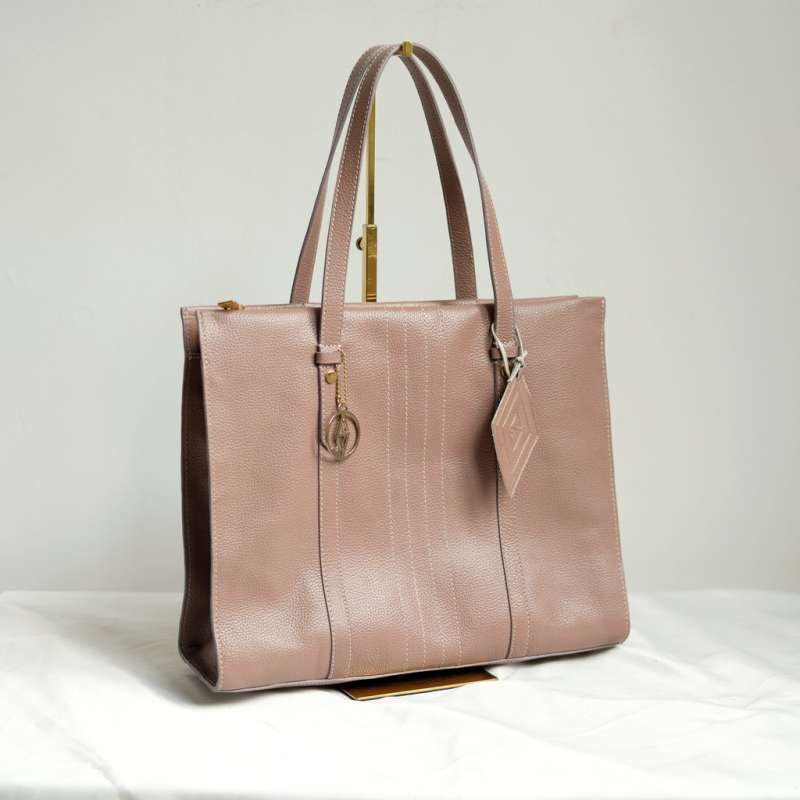 Jual Tas Kulit Asli Wanita Tote Bag Leather Fit For Laptop 14 Inch Abigail Di Seller Umkm Sendy Leather Official Store Sendy Leather Kab. Sidoarjo Blibli