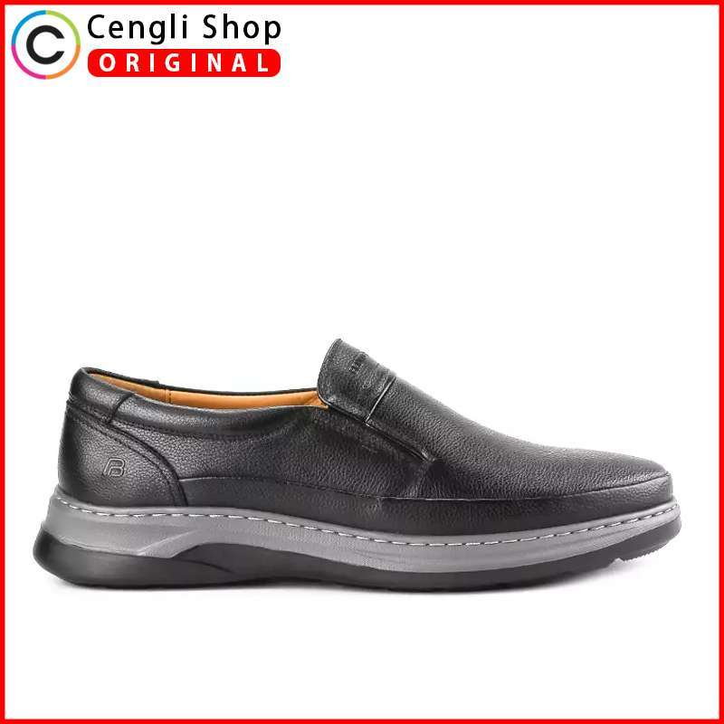 Sepatu slip on kickers store