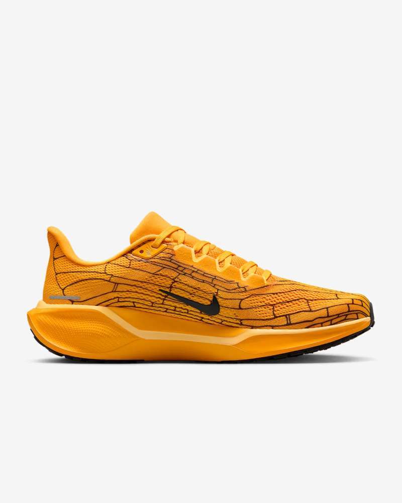 Sepatu Pria NIke Zoom Pegasus 41 LV8 University Gold/Soft Yellow/Black  (IH3257-700) Original