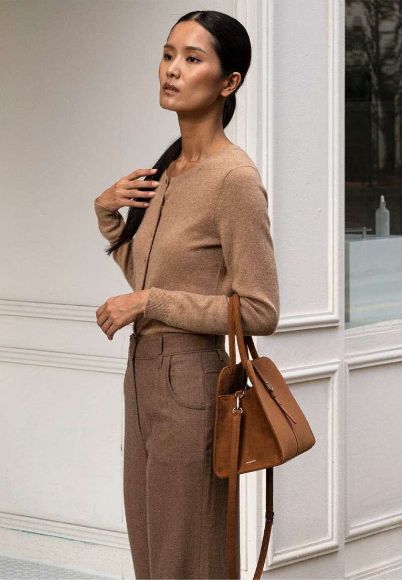 ★MONOROW★ BLANC MEDIUM SUEDE CAMEL Blanc Medium Camel – Monorow Indonesia
