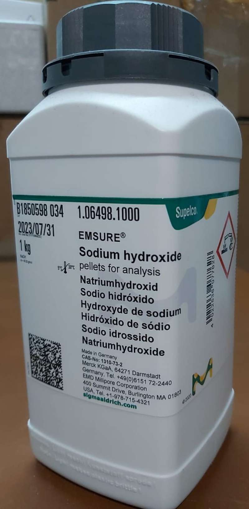 Jual Sodium Hydroxide Merck 1 06498 1000 Naoh Natrium Hidroksida 1 jual-sodium-hydroxide-merck-1-06498-1000-naoh-natrium-hidroksida-1