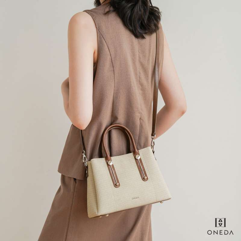 Rus lesbian porno tomosha Onam bilan jinsiy aloqa oyin