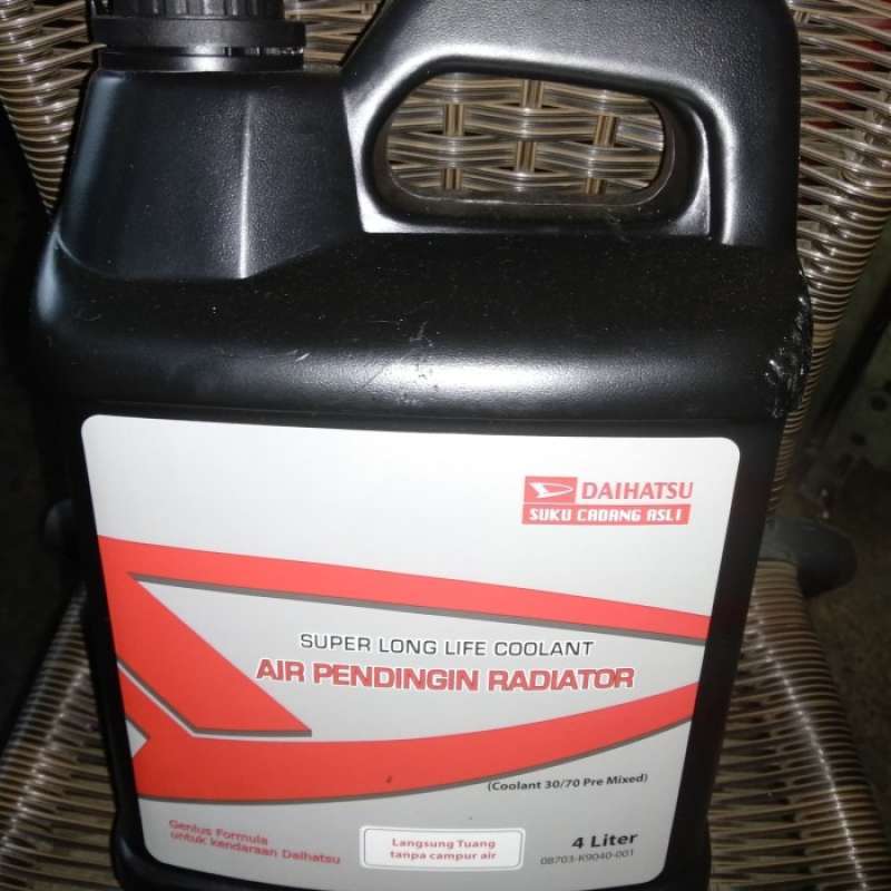 Promo Air Radiator Daihatsu Genuine 4lt Diskon 33% Di Seller Rizky ...