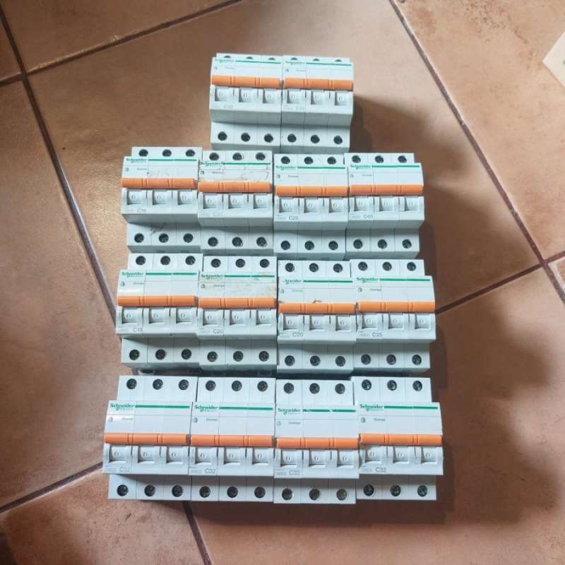 promo-schneider-domae-mcb-3p-3-phase-ampere-breaker-6a-10a-16a-20a-25a