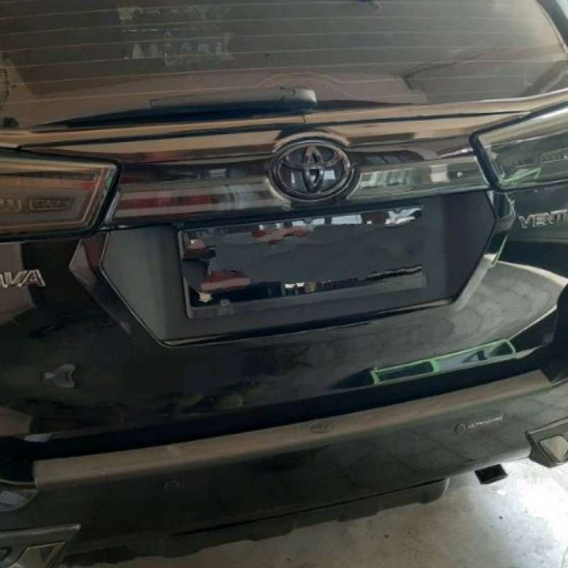 Akrilik Plat Innova: Sentuhan Mewah dan Modern untuk Kendaraan Kesayangan