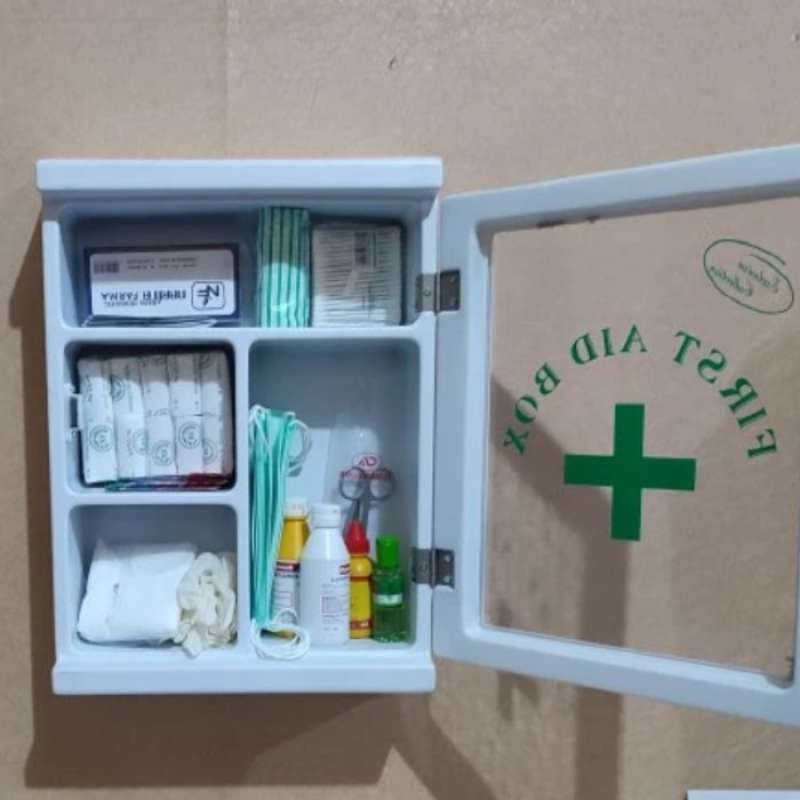 Promo Kotak P3k Plus Isi Standar / Kotak P3k Standar Diskon 23% Di