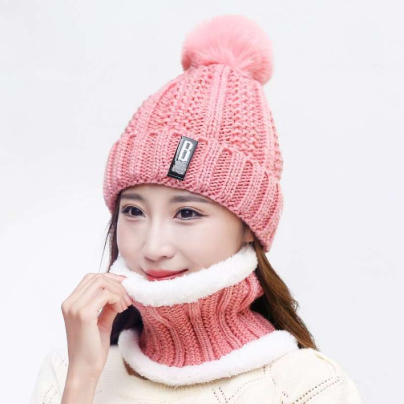 NEW PANACHE women\'s ski embroidered knit beanie in blush Panache | Accessories | New With Tags Panache Pom Velour  main image 3