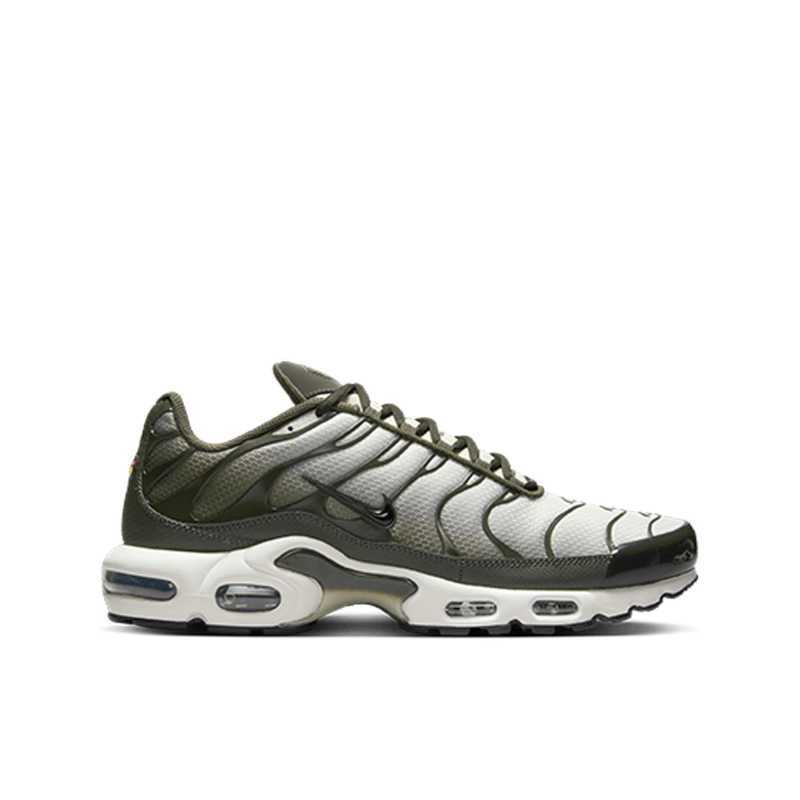 Sepatu Sneakers Pria NikeAirMaxPlus Sequoia (DM0032-300) Original