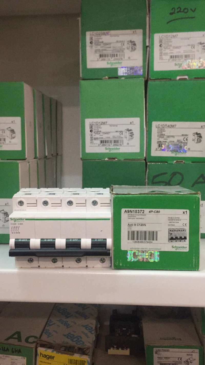 Interruptor magnetotérmico Schneider c120n 4p 100a curva-c